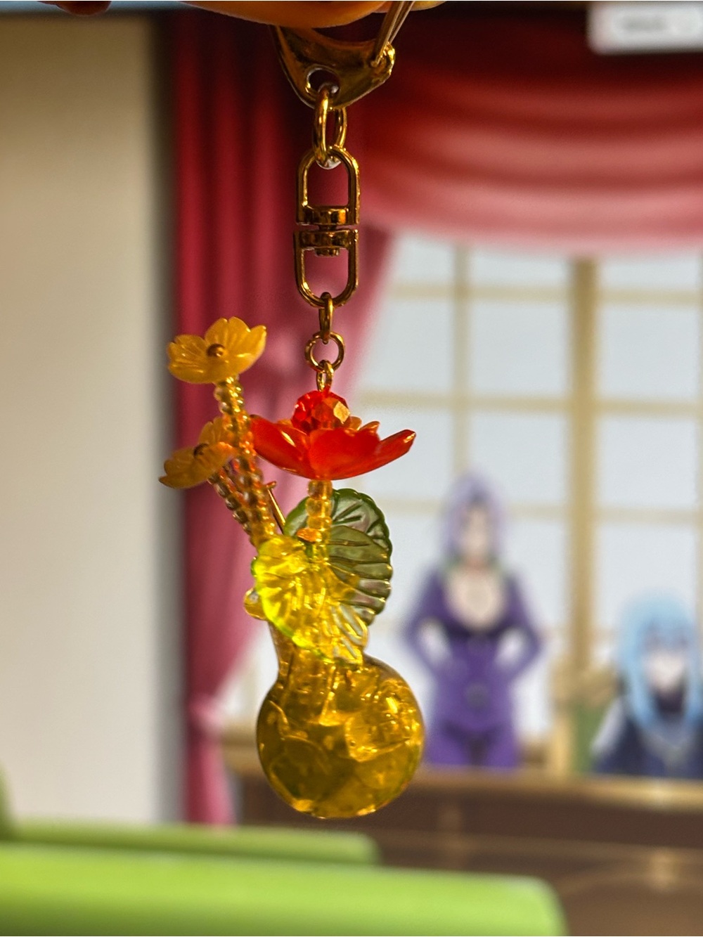 Red Glass Flower Keychain - Picture 5 of 6